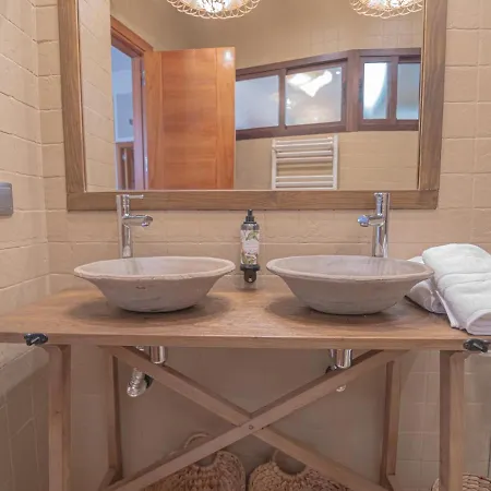 10pax Terraza Minipiscina-jacuzzi Parking Free