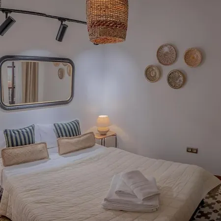 10pax Terraza Minipiscina-jacuzzi Parking Free Villa Sevilla