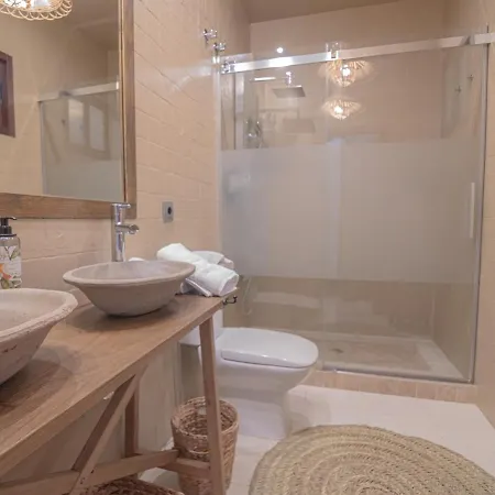 Villa 10pax Terraza Minipiscina-jacuzzi Parking Free